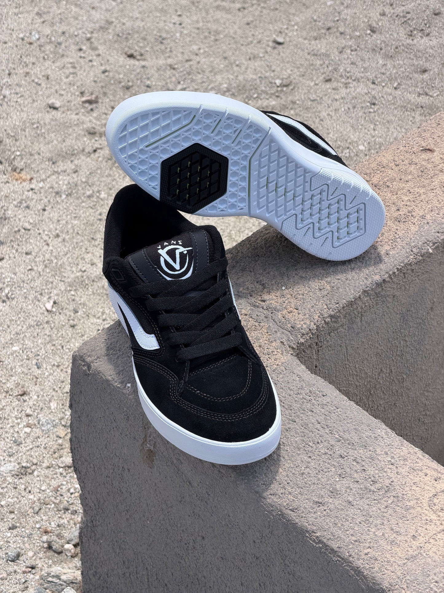 Vans Skate Rowan Z3 Shoe Black/White/Red