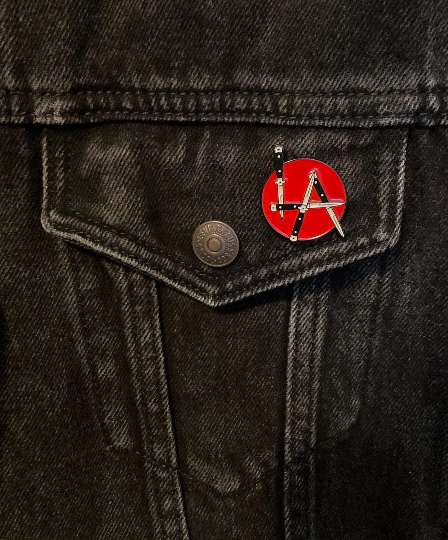 To Live and Die In LA Enamel Pin
